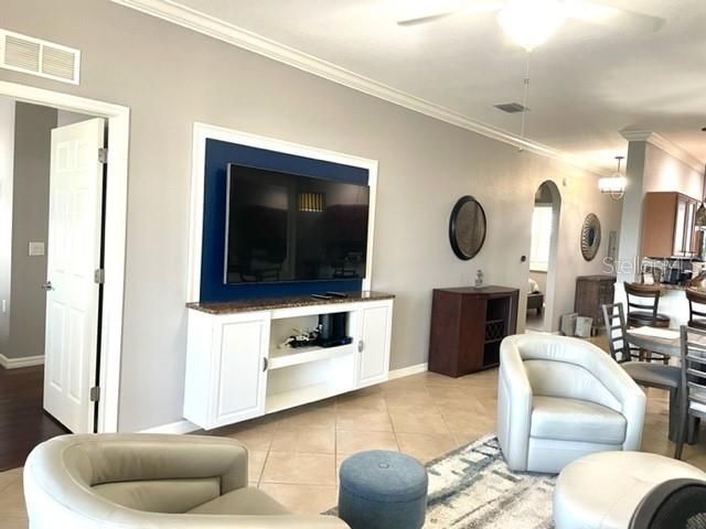 For Rent: $4,500 (2 beds, 2 baths, 1121 Square Feet)