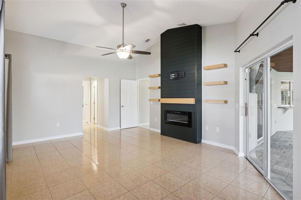 待售: $490,000 (5 贝兹, 3 浴室, 2732 平方英尺)