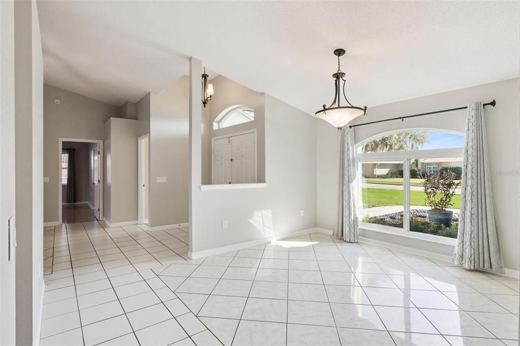 待售: $490,000 (5 贝兹, 3 浴室, 2732 平方英尺)