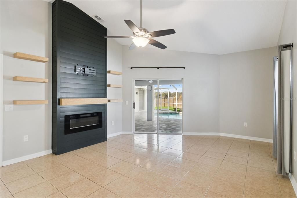 待售: $490,000 (5 贝兹, 3 浴室, 2732 平方英尺)