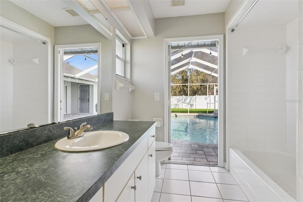 待售: $490,000 (5 贝兹, 3 浴室, 2732 平方英尺)