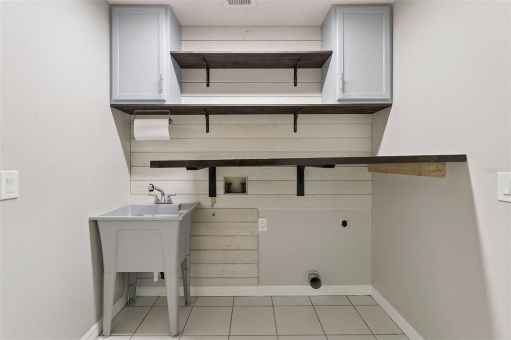 待售: $490,000 (5 贝兹, 3 浴室, 2732 平方英尺)