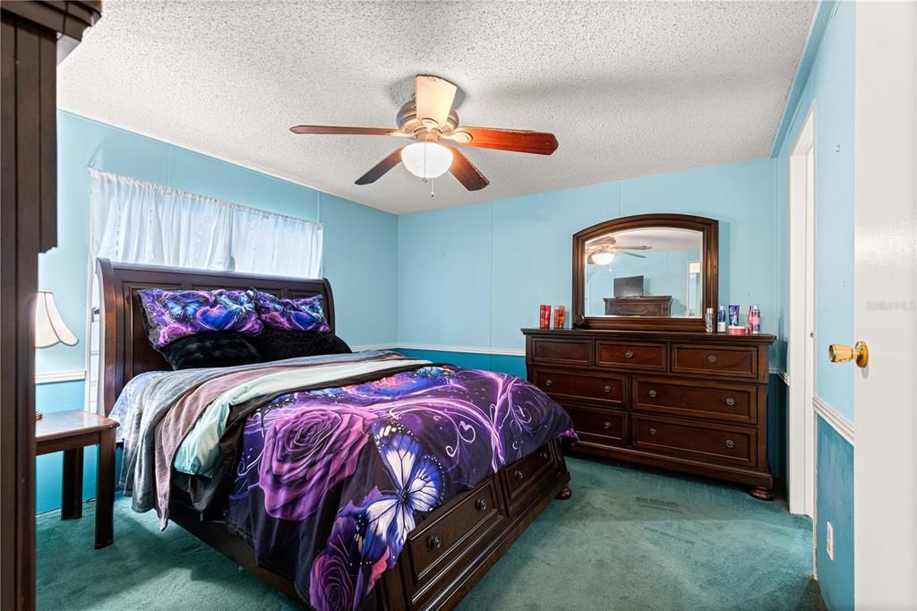 For Sale: $149,900 (2 beds, 2 baths, 1056 Square Feet)