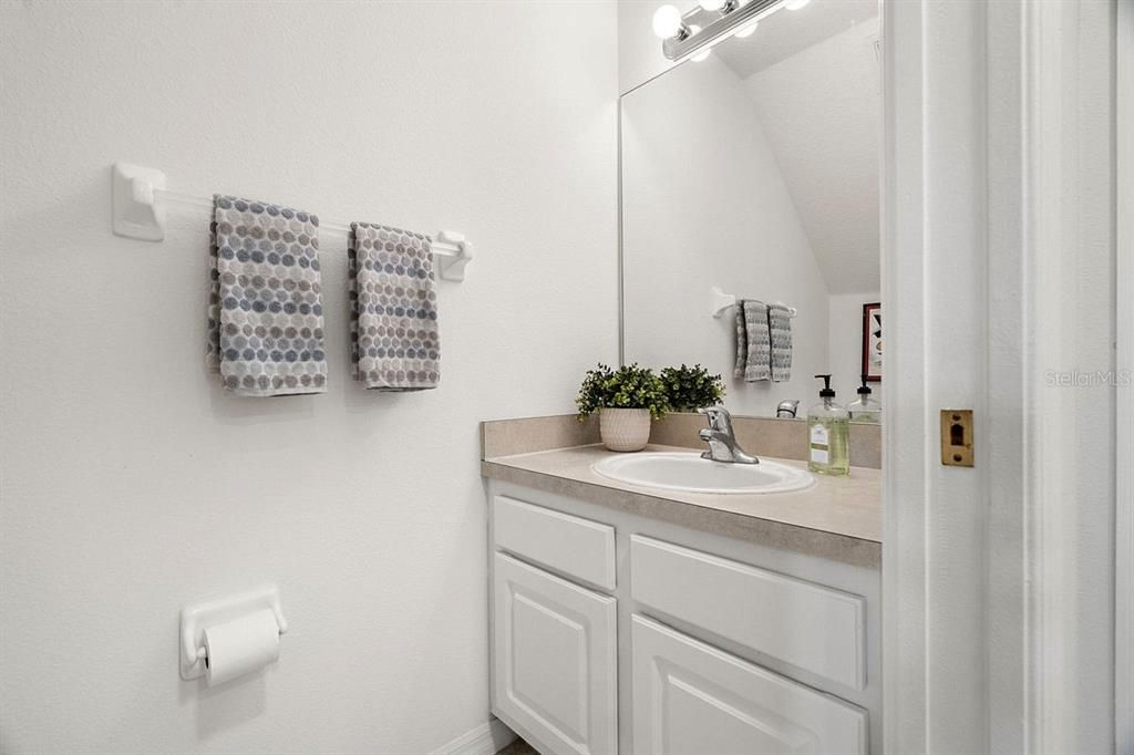 En Venta: $299,900 (2 camas, 2 baños, 1378 Pies cuadrados)