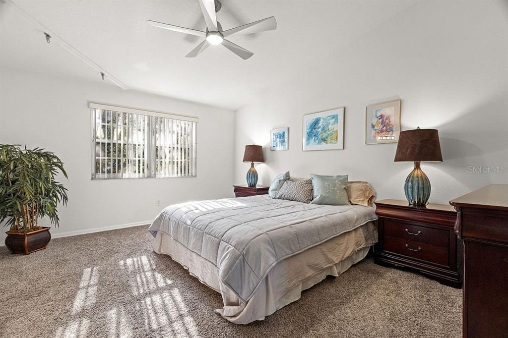 En Venta: $299,900 (2 camas, 2 baños, 1378 Pies cuadrados)