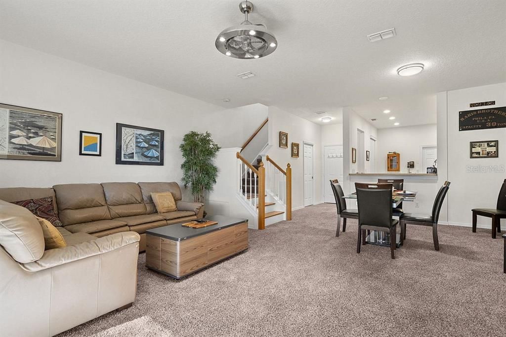 En Venta: $299,900 (2 camas, 2 baños, 1378 Pies cuadrados)