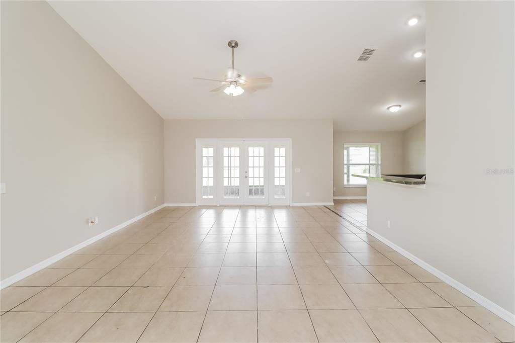 出租: $2,025 (3 贝兹, 2 浴室, 1951 平方英尺)