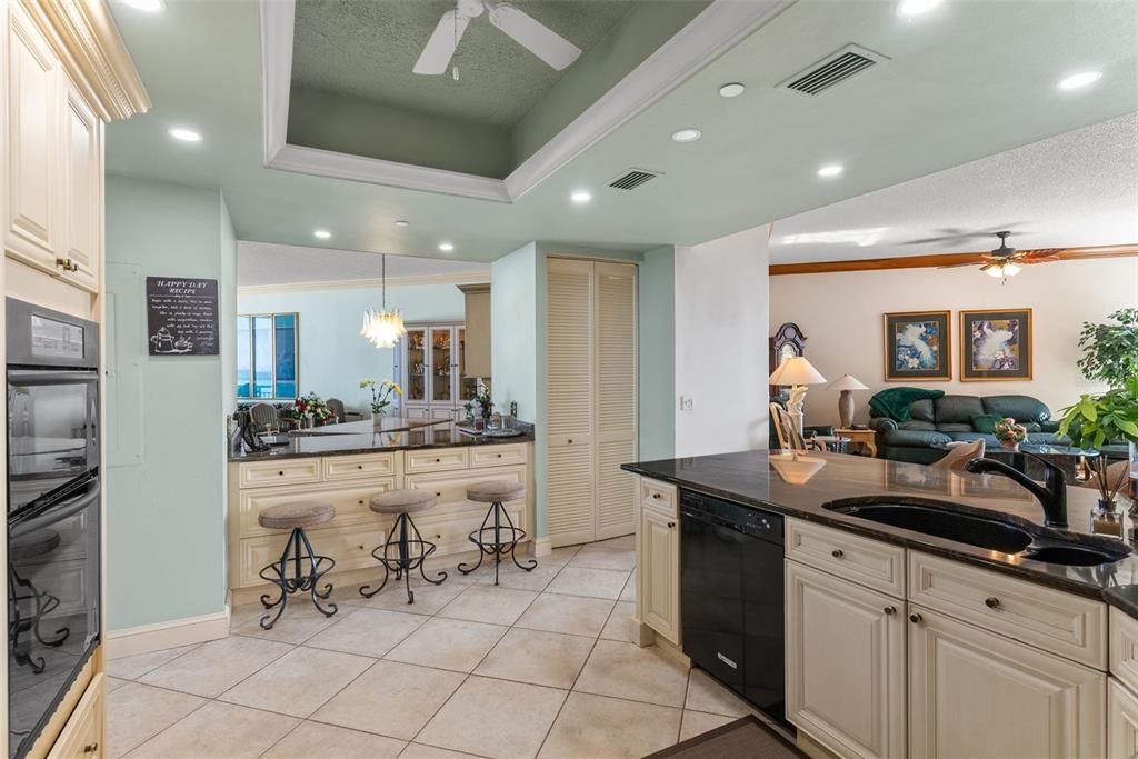 待售: $1,800,000 (3 贝兹, 3 浴室, 2563 平方英尺)