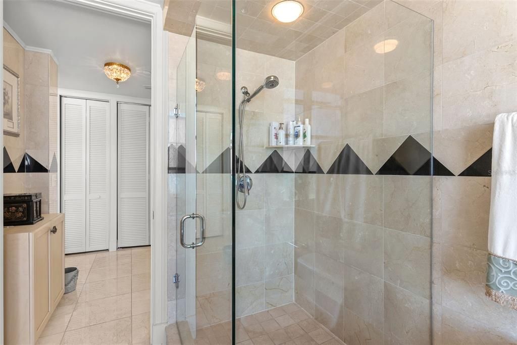 待售: $1,800,000 (3 贝兹, 3 浴室, 2563 平方英尺)