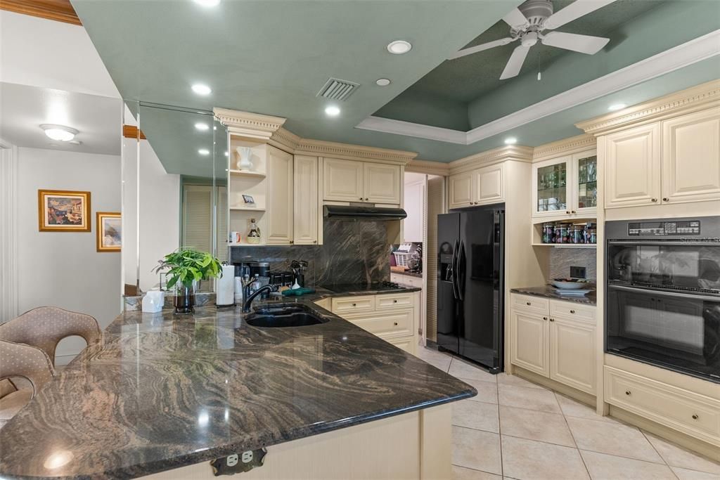 待售: $1,800,000 (3 贝兹, 3 浴室, 2563 平方英尺)