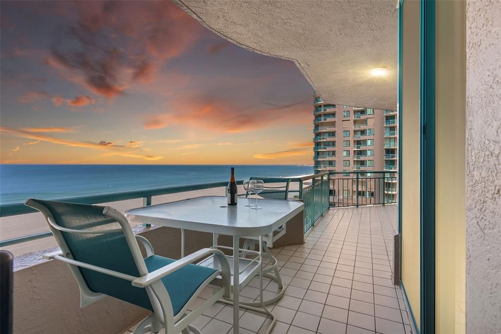 待售: $1,800,000 (3 贝兹, 3 浴室, 2563 平方英尺)