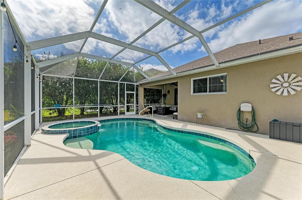 待售: $439,000 (3 贝兹, 2 浴室, 2035 平方英尺)