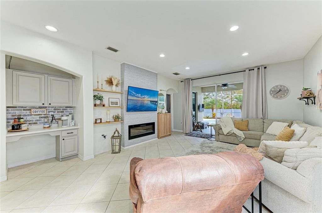 待售: $439,000 (3 贝兹, 2 浴室, 2035 平方英尺)