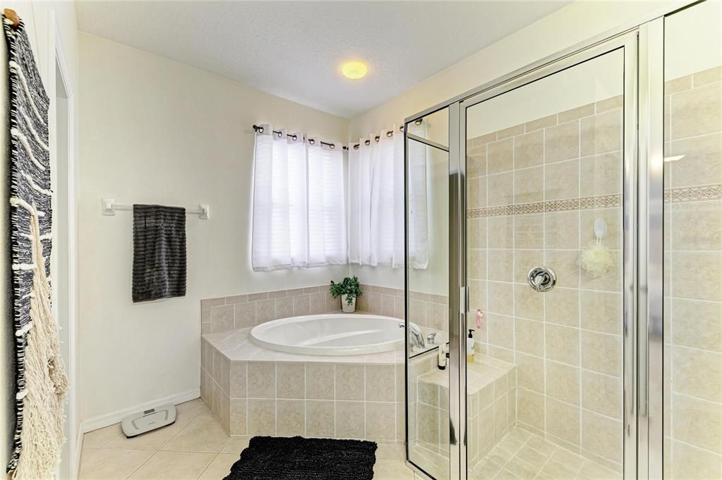 待售: $439,000 (3 贝兹, 2 浴室, 2035 平方英尺)