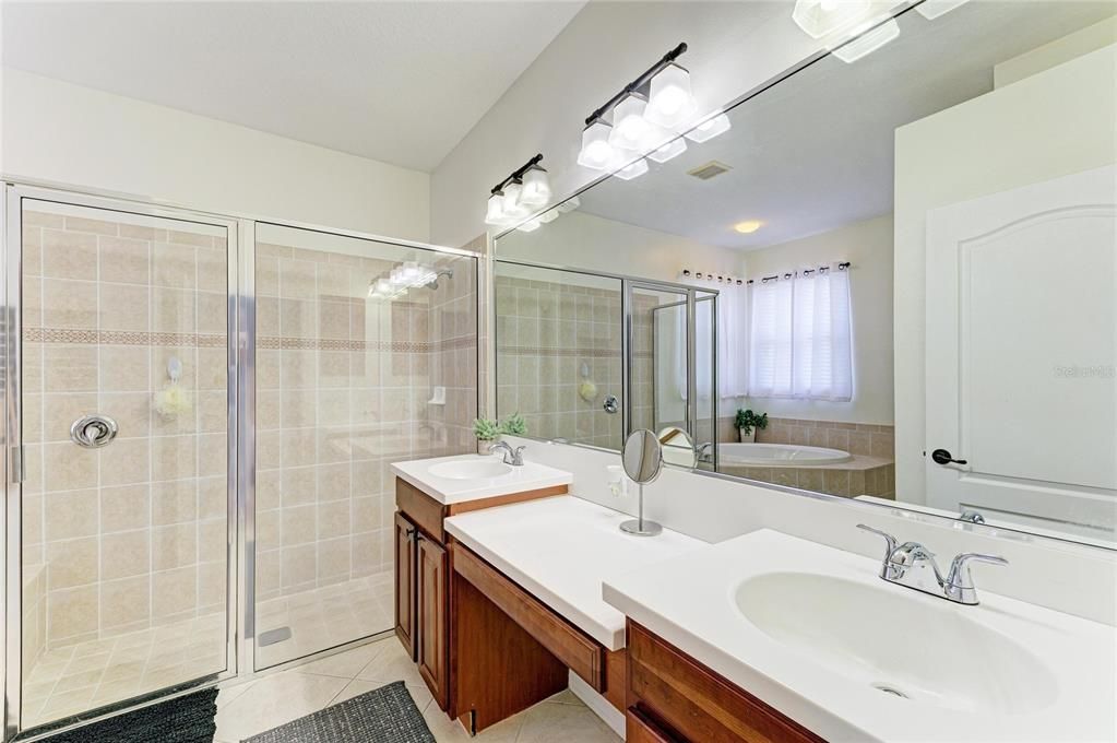 待售: $439,000 (3 贝兹, 2 浴室, 2035 平方英尺)