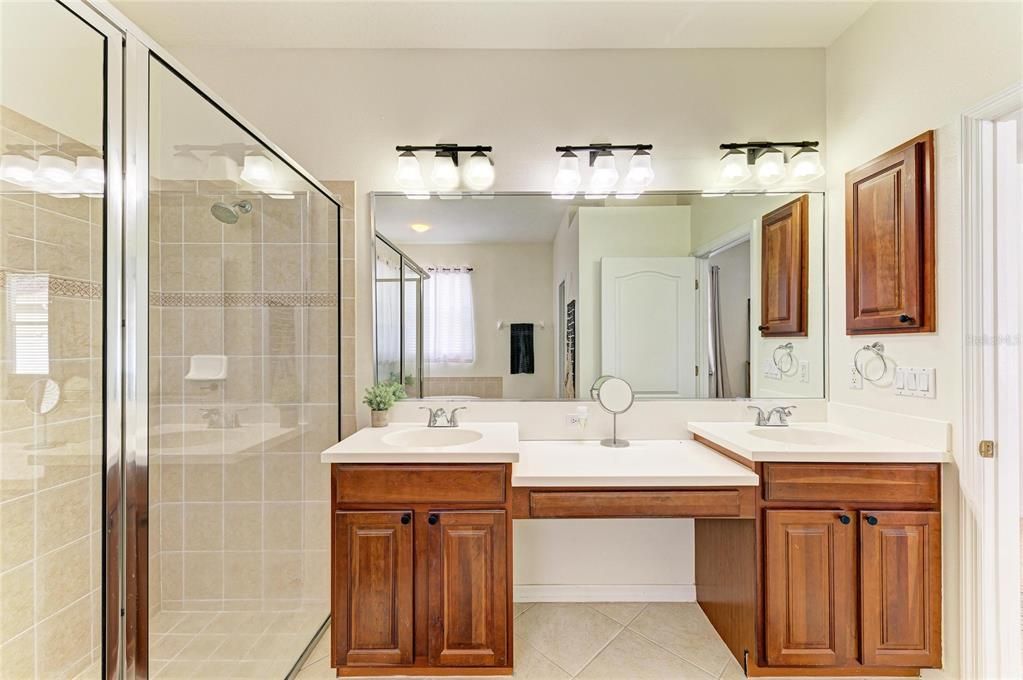 待售: $439,000 (3 贝兹, 2 浴室, 2035 平方英尺)