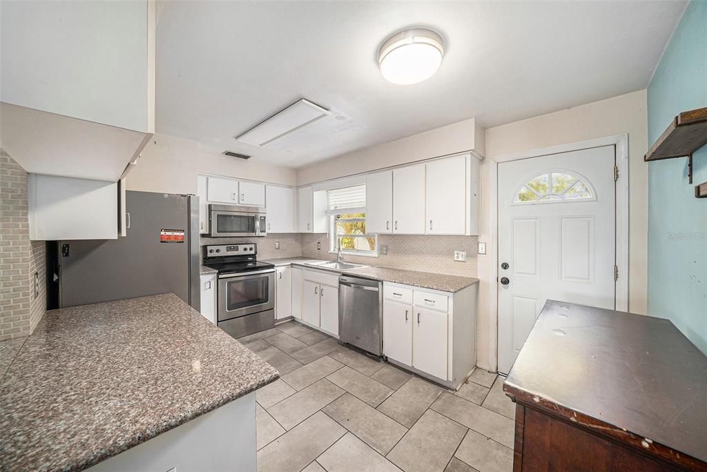 For Sale: $340,000 (3 beds, 2 baths, 912 Square Feet)