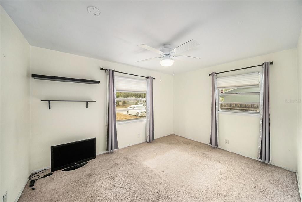 For Sale: $340,000 (3 beds, 2 baths, 912 Square Feet)