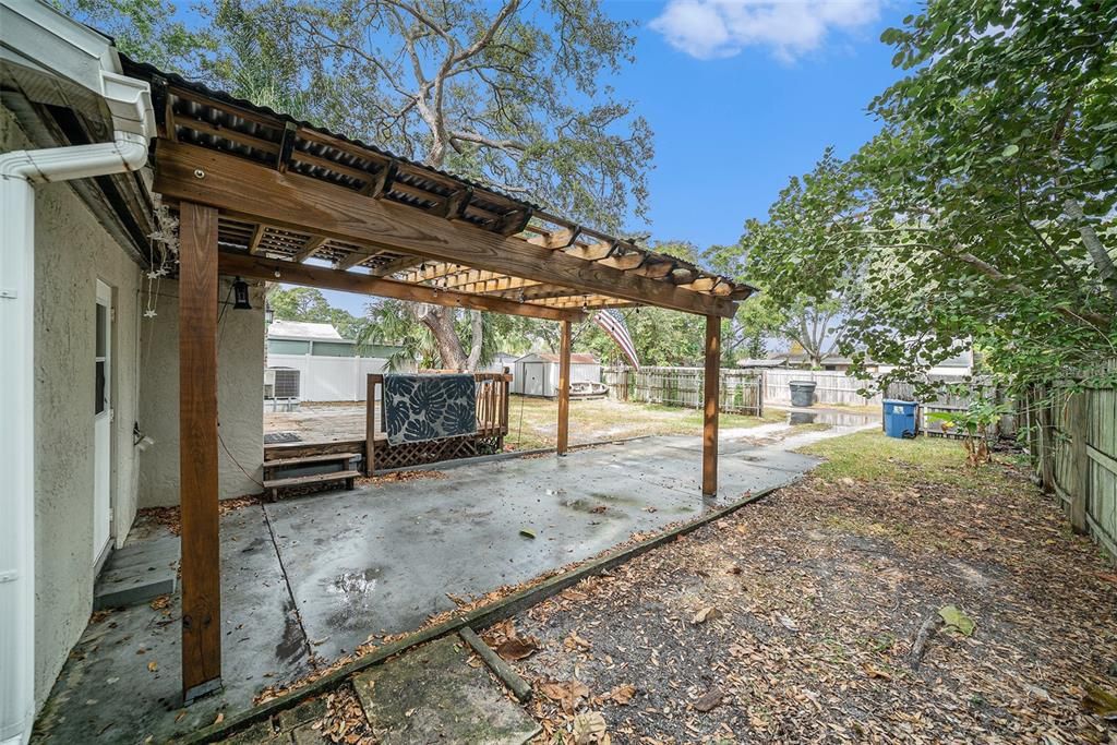 For Sale: $340,000 (3 beds, 2 baths, 912 Square Feet)