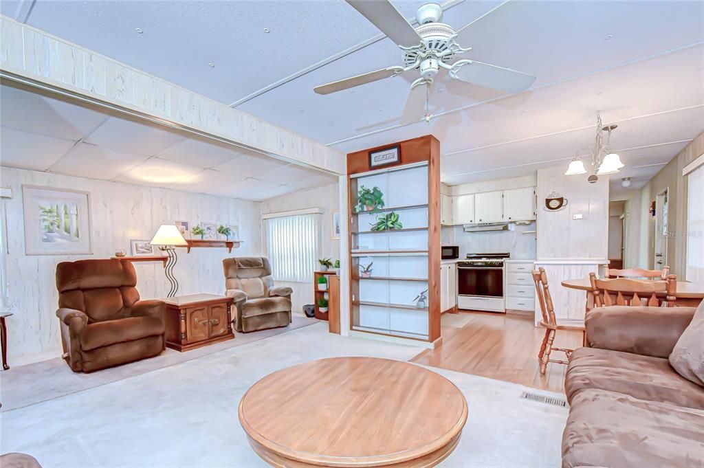 待售: $129,900 (2 贝兹, 2 浴室, 897 平方英尺)