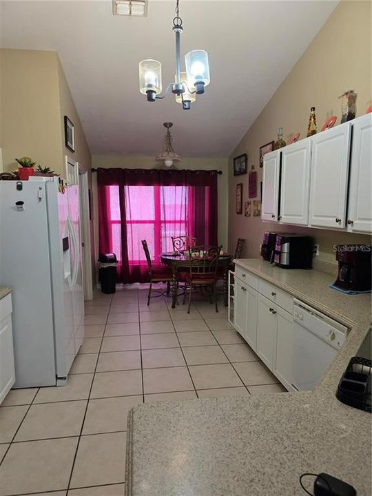 For Sale: $409,000 (4 beds, 2 baths, 1754 Square Feet)