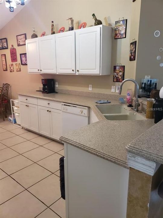 For Sale: $409,000 (4 beds, 2 baths, 1754 Square Feet)