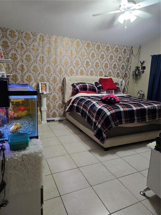 For Sale: $409,000 (4 beds, 2 baths, 1754 Square Feet)