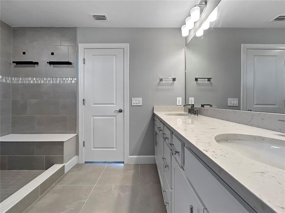 En Venta: $599,000 (5 camas, 3 baños, 2638 Pies cuadrados)