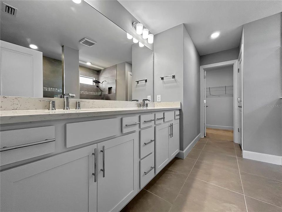 En Venta: $599,000 (5 camas, 3 baños, 2638 Pies cuadrados)