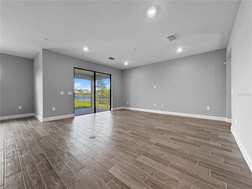 En Venta: $599,000 (5 camas, 3 baños, 2638 Pies cuadrados)