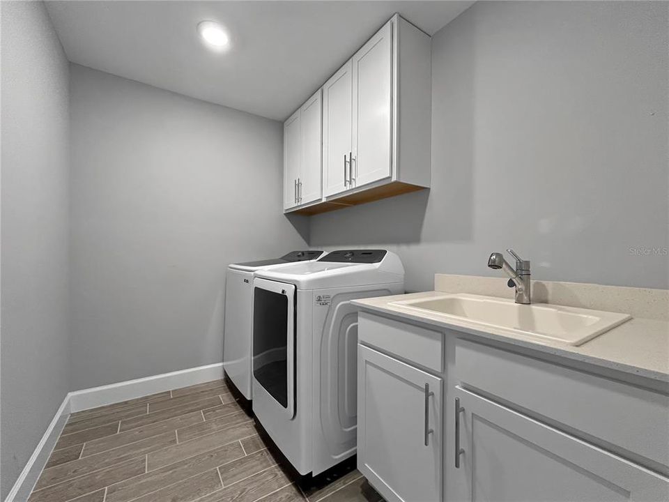 En Venta: $599,000 (5 camas, 3 baños, 2638 Pies cuadrados)