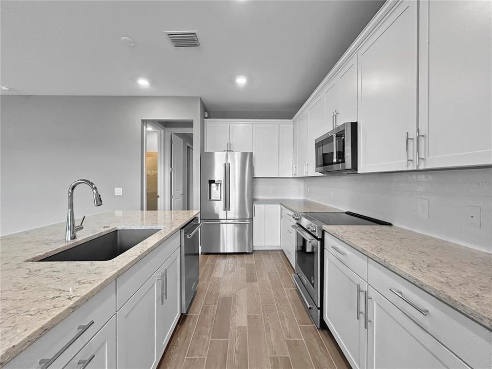 En Venta: $599,000 (5 camas, 3 baños, 2638 Pies cuadrados)