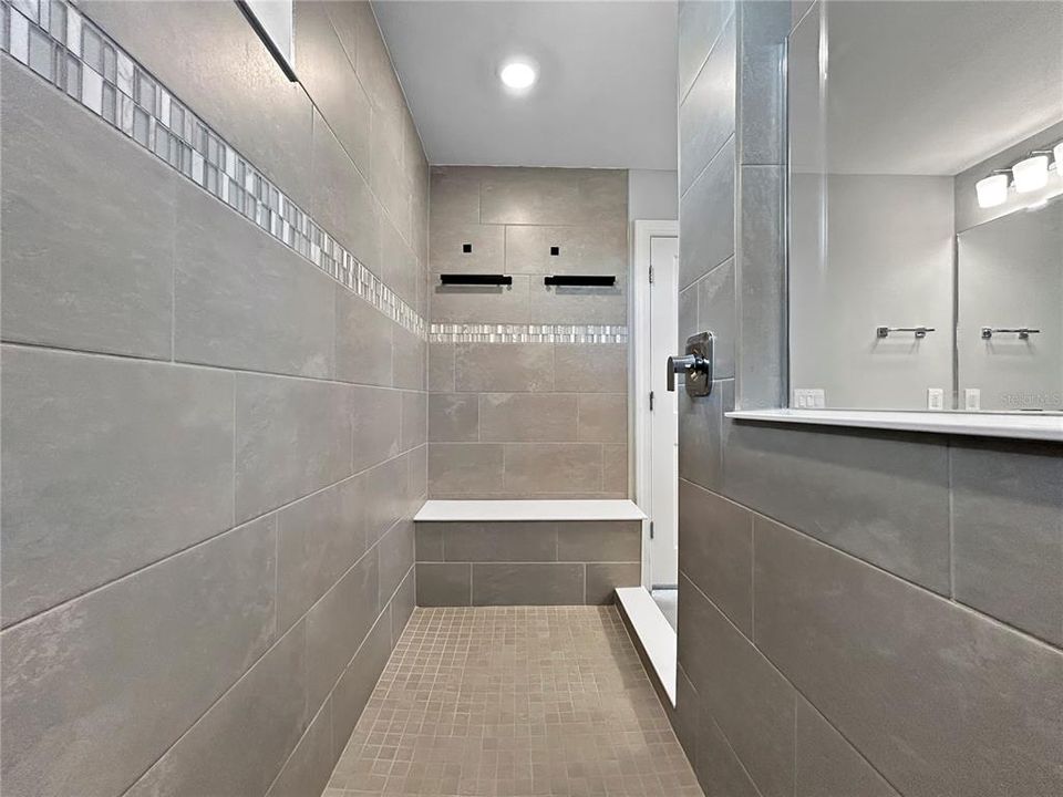 En Venta: $599,000 (5 camas, 3 baños, 2638 Pies cuadrados)