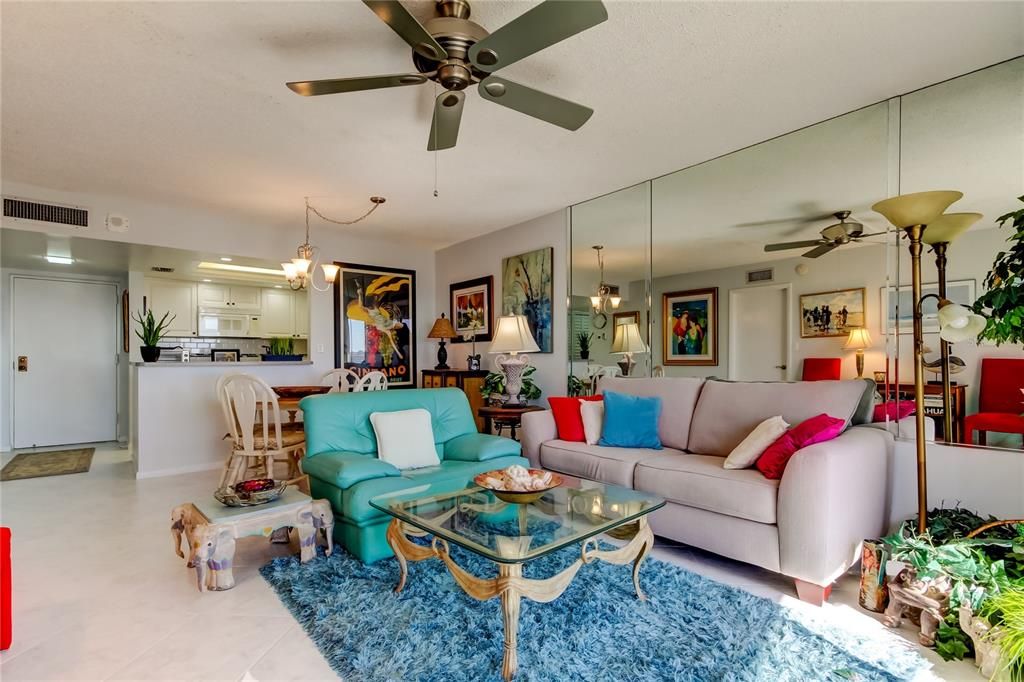 На продажу: $239,000 (1 спален, 1 ванн, 745 Квадратных фут)