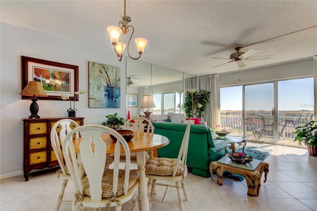 На продажу: $239,000 (1 спален, 1 ванн, 745 Квадратных фут)