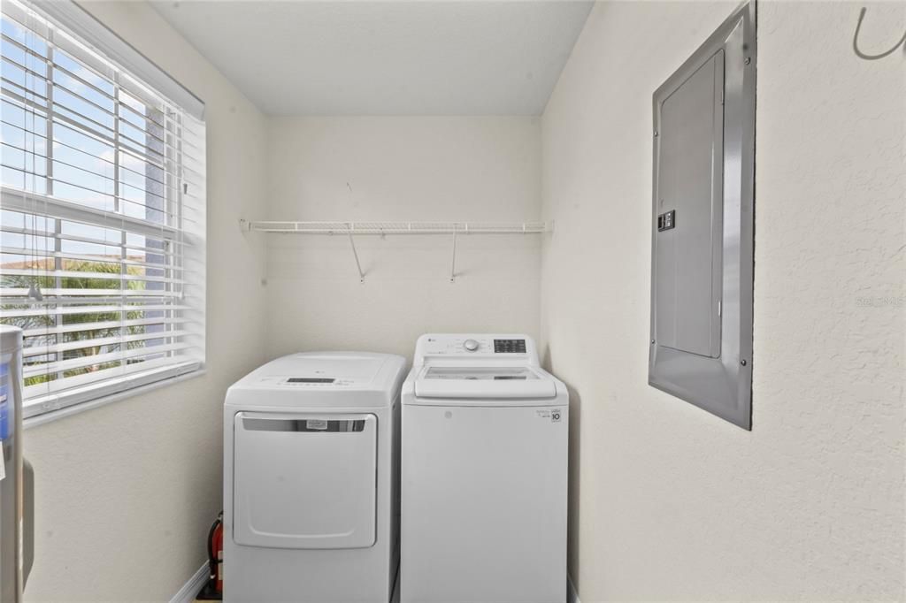 For Sale: $355,000 (2 beds, 2 baths, 1527 Square Feet)