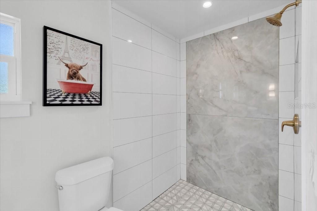 For Sale: $699,000 (4 beds, 3 baths, 2000 Square Feet)