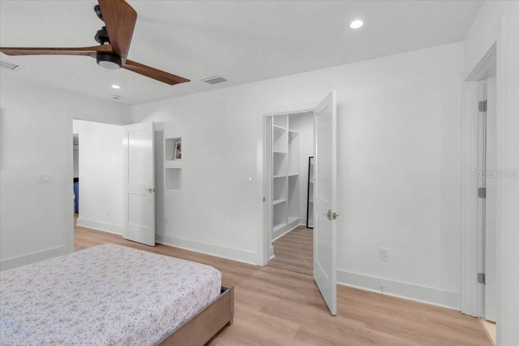 For Sale: $699,000 (4 beds, 3 baths, 2000 Square Feet)