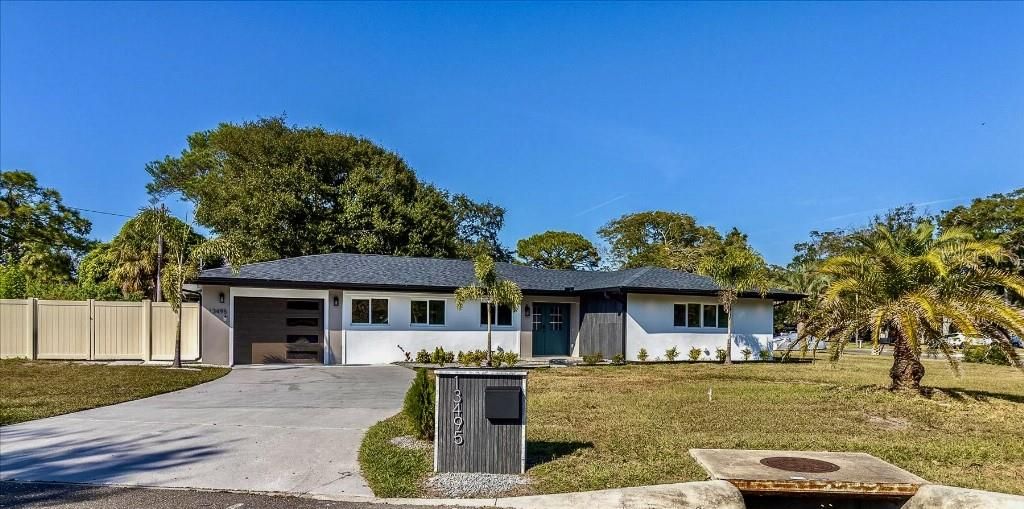 For Sale: $699,000 (4 beds, 3 baths, 2000 Square Feet)