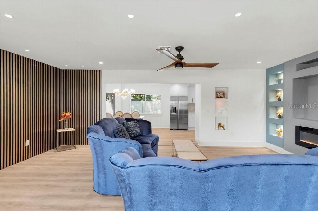 For Sale: $699,000 (4 beds, 3 baths, 2000 Square Feet)