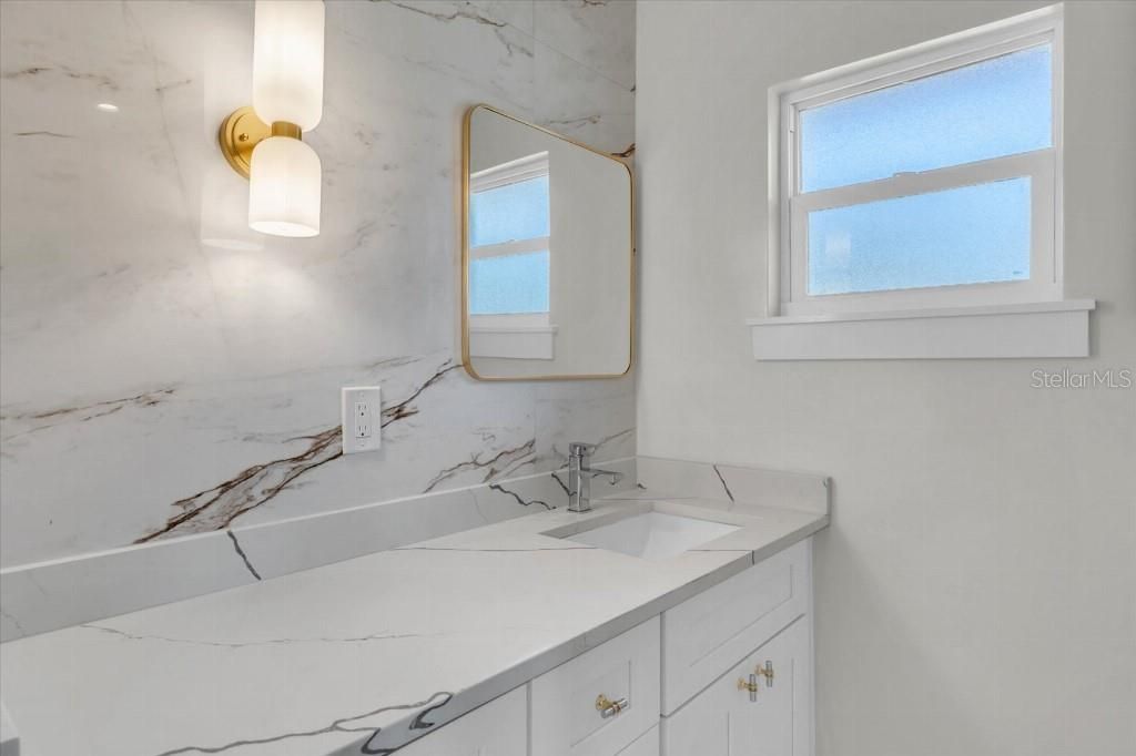 For Sale: $699,000 (4 beds, 3 baths, 2000 Square Feet)