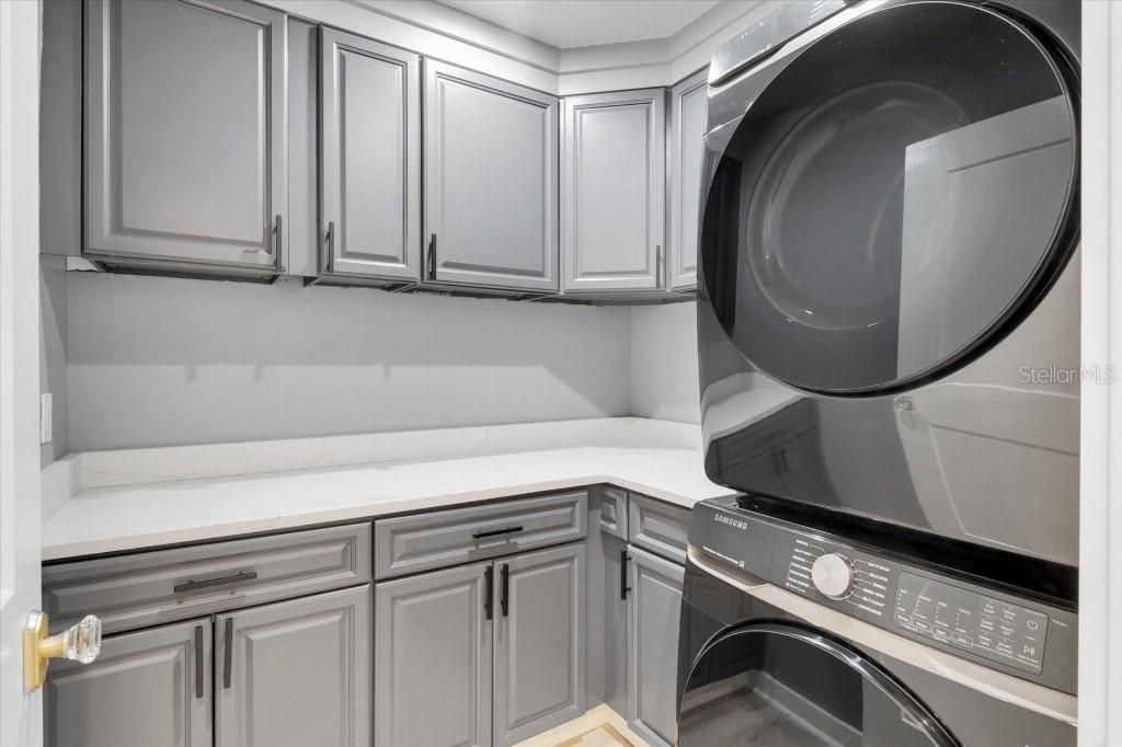 For Sale: $699,000 (4 beds, 3 baths, 2000 Square Feet)