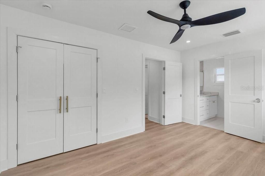 For Sale: $699,000 (4 beds, 3 baths, 2000 Square Feet)