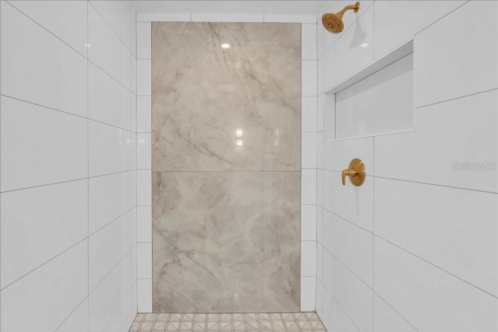 For Sale: $699,000 (4 beds, 3 baths, 2000 Square Feet)