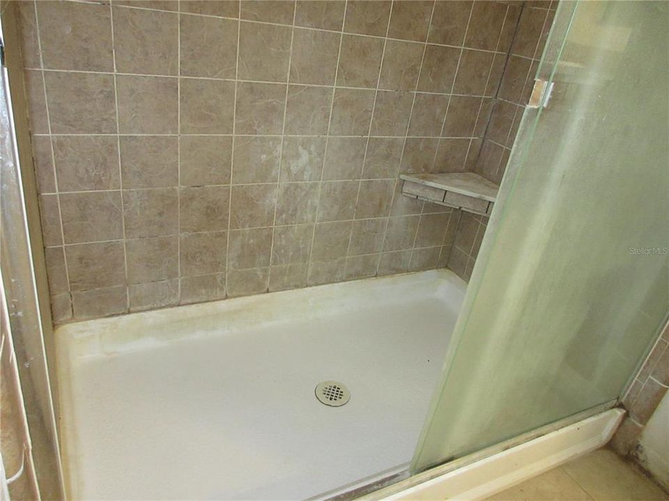 待售: $182,900 (2 贝兹, 2 浴室, 1846 平方英尺)