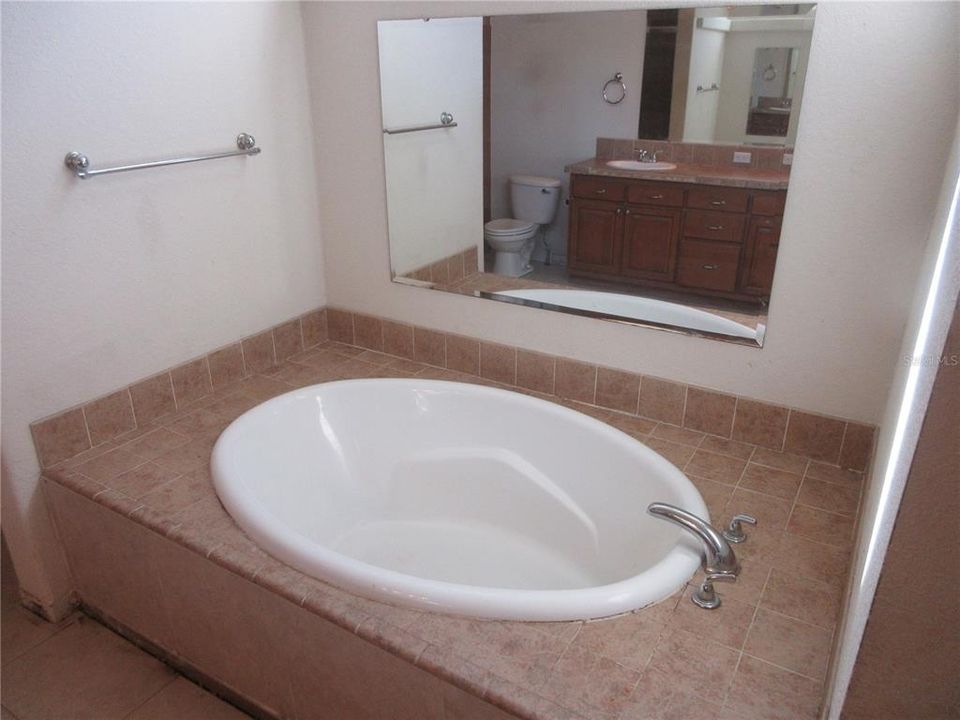 待售: $182,900 (2 贝兹, 2 浴室, 1846 平方英尺)