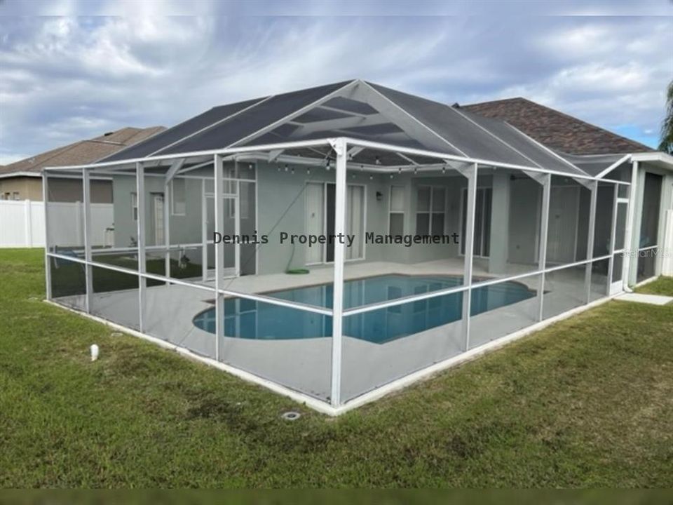 出租: $2,995 (4 贝兹, 3 浴室, 2139 平方英尺)