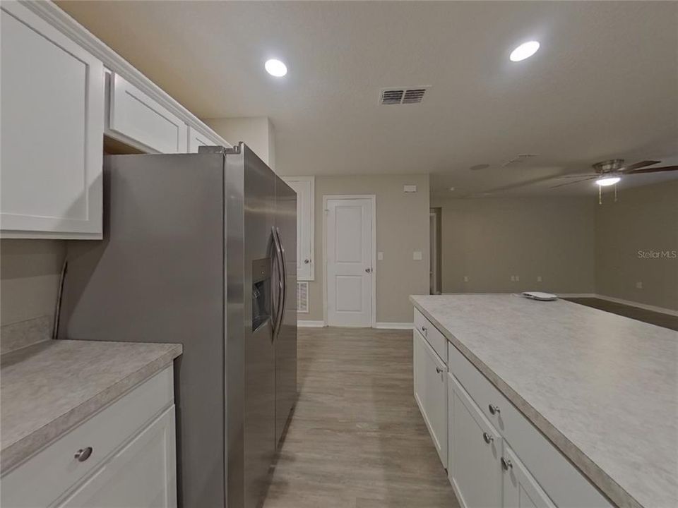 出租: $2,049 (4 贝兹, 2 浴室, 1701 平方英尺)