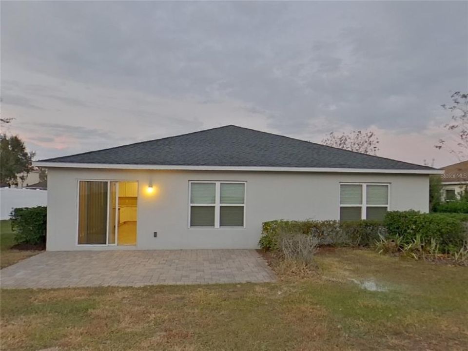 出租: $2,049 (4 贝兹, 2 浴室, 1701 平方英尺)