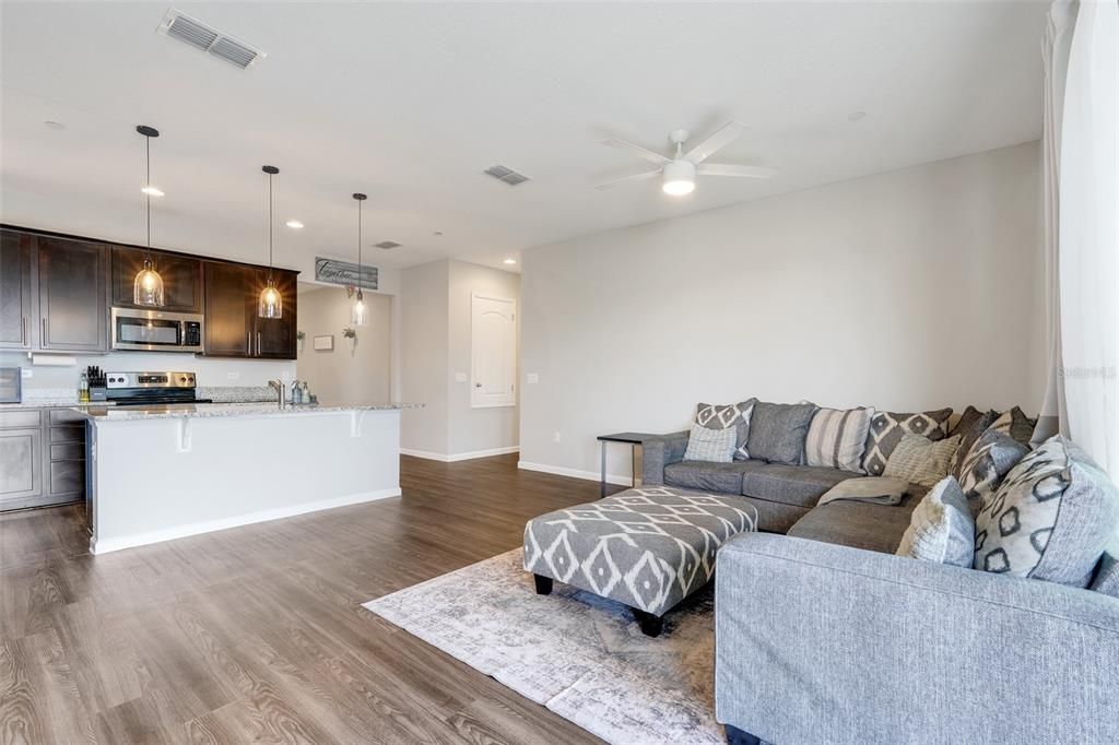 На продажу: $365,000 (3 спален, 2 ванн, 1479 Квадратных фут)